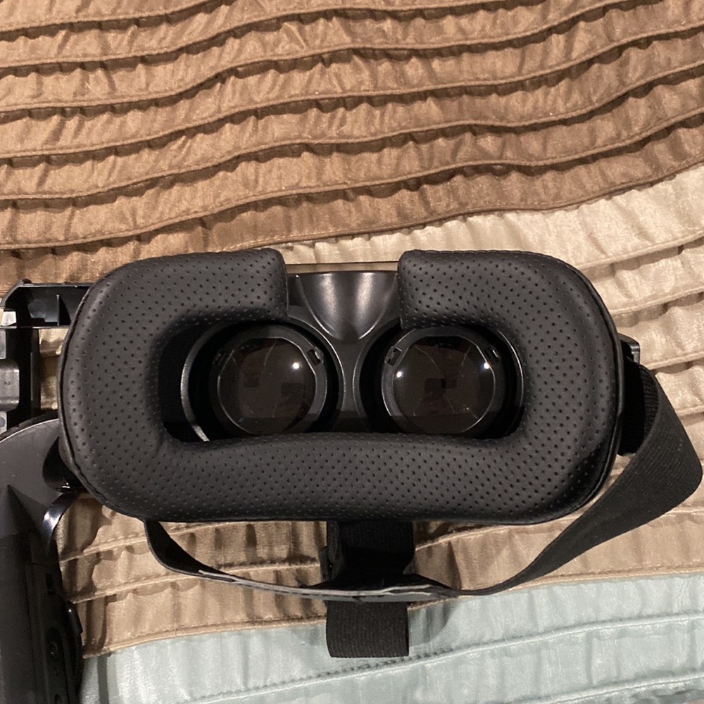 Virtual reality headset - Picture 3 of 5